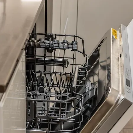 Апарт-отель Veronetta Stunning Rooftop With Lift