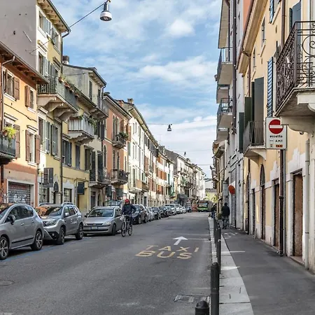 Aparthotel Veronetta Stunning Rooftop With Lift Verona