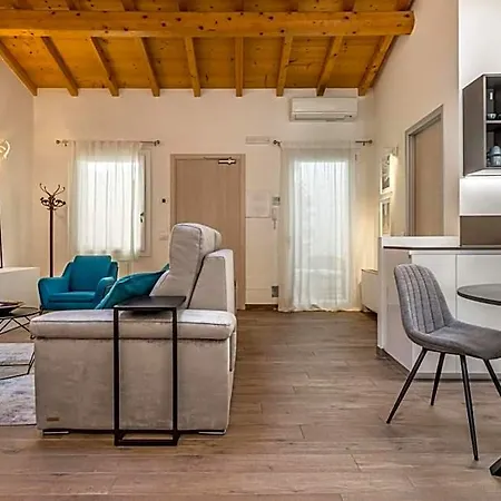 Veronetta Stunning Rooftop With Lift Aparthotel 4*