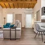 Veronetta Stunning Rooftop With Lift Apartahotel 4*