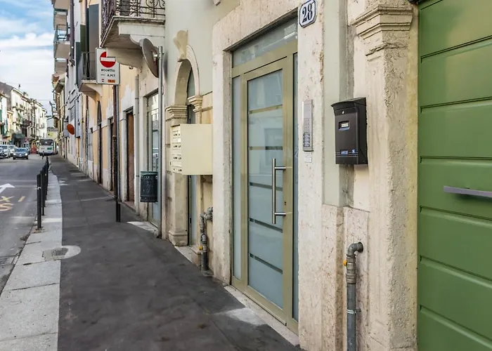 Apartmanhotel Veronetta Stunning Rooftop With Lift