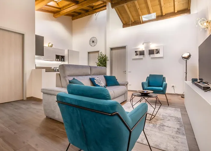 Veronetta Stunning Rooftop With Lift 4* فيرونا